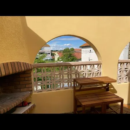 2 A Pied Terrasse Avec Barbecue Le Grau-dʼAgde